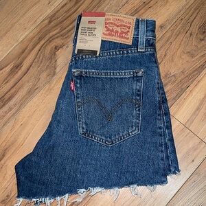 Levi’s High-Waisted Mom Shorts